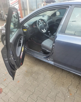 Kia Ceed cena 20000 przebieg: 200280, rok produkcji 2011 z Częstochowa małe 92